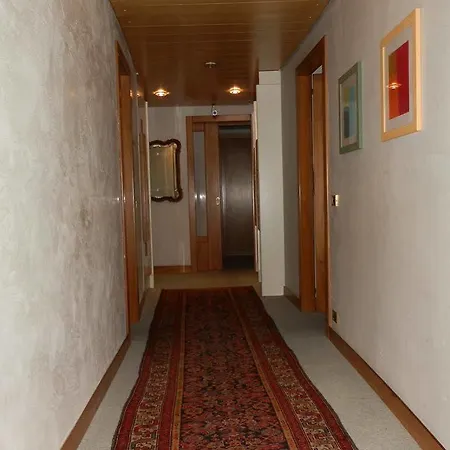 Emilei Hotel *